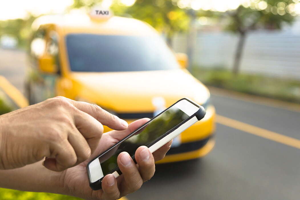 Роскачеством выявлены небезопасные приложения для вызова такси
