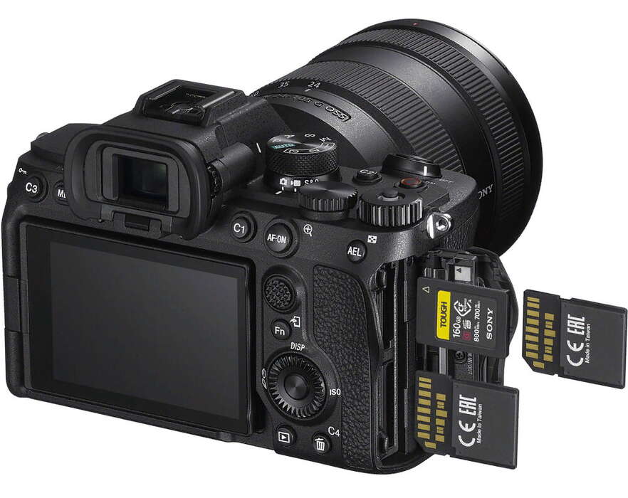 Компания Sony открывает предзаказ на новую камеру Sony Alpha 7 IV в России