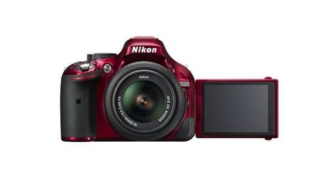 Зеркальный фотоаппарат Nikon D5200 kit 18-55VR Red
