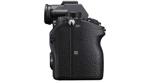 Беззеркальная камера Sony Alpha 7 III (ILCE-7M3) Body
