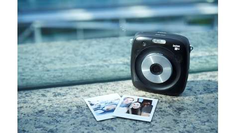 Компактная камера Fujifilm Instax SQUARE SQ10