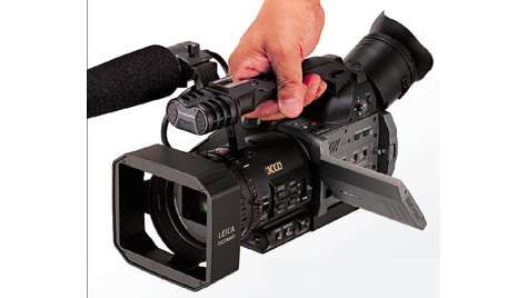 Видеокамера Panasonic AG-DVX100