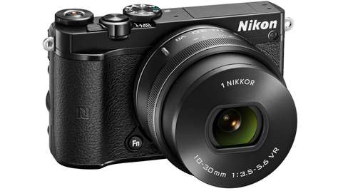 Беззеркальный фотоаппарат Nikon 1 J5 Kit 10–30mm VR