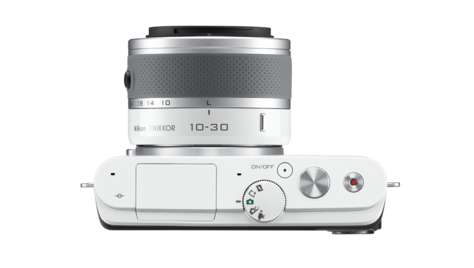 Беззеркальный фотоаппарат Nikon 1 J3 WH Kit 10-30mm