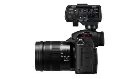 Беззеркальная камера Panasonic Lumix DC-GH5S Body