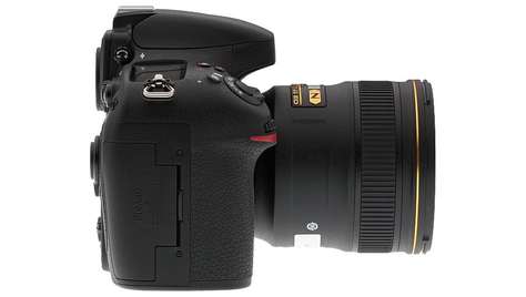 Зеркальный фотоаппарат Nikon D800 Kit