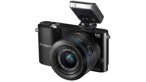 Беззеркальный фотоаппарат Samsung NX1100 Kit Black