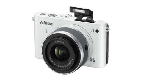 Беззеркальный фотоаппарат Nikon 1 J3 WH Kit 10-30mm + 30-110mm