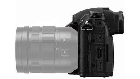 Беззеркальная камера Panasonic Lumix DC-GH5 Body