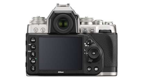 Зеркальный фотоаппарат Nikon Df KIT AF-S 50mm f/1.8 NIKKOR Silver