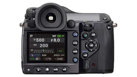 Зеркальный фотоаппарат Pentax 645D Kit