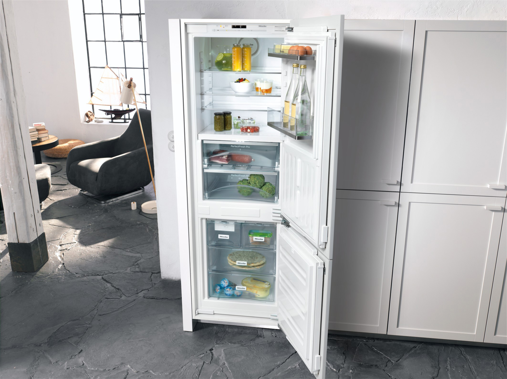 Встраиваемый холодильник Miele KF 37673 ID