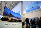 Samsung представляет первые в мире UHD-телевизоры с изогнутым дисплеем: Curved UHD TV