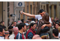 Уроки Розова: поцелуй на фоне селфи. Часть 1