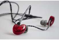 Внутриканальные наушники EarSonics SM2-IFI: теплые француженки с интимным звуком