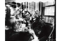 Обзор фотоискусства: Серебристый луч света