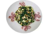 Рецепты на микроволнах: салат из шпината с беконом