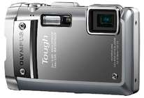 Компактный фотоаппарат Olympus TG-810 оснащена GPS-системой, электронным компасом и манометром, определяющим глубину