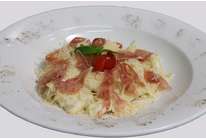 Пенне* с соусом из Мартини и сыром Горгонзала Дольче