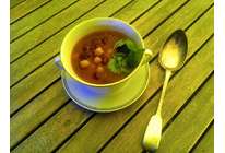 Суп с нутом и фасолью и хумус: курс на мясозамещение