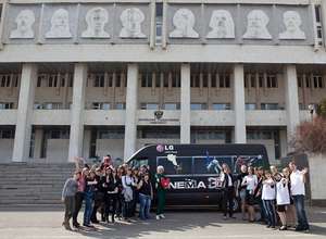 Автобус LG Cinema 3D посетил 8 российских городов, следуя по маршруту проекта «Поезд инноваций и добрых дел»