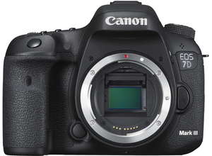 Canon анонсирует 7D Mark III до лета 2018 года. 
