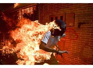 Фотографы считают, что «непривычная точка зрения на важный вопрос» — главный элемент фотоистории