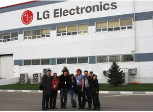 С озера - на завод: участники «Селигера-2011» прошли недельную стажировку на производстве LG в Подмосковье
