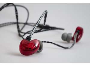 Внутриканальные наушники EarSonics SM2-IFI: теплые француженки с интимным звуком