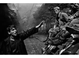 Обзор выставки Йозефа Куделки «Вторжение 68. Прага».