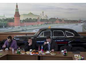 Неофициальная фотохроника: большая страна за пределами газетного репортажа – творческая встреча с фотокорреспондентом «Российской газеты» Сергеем Михеевым