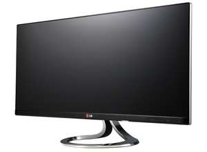Монитор LG EA83 показывает дизайнеру изображения сразу от двух источников