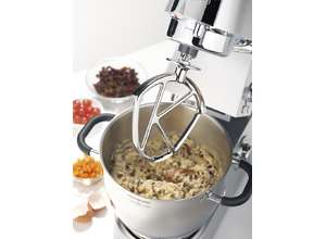 Канелони* с чернилами каракатицы и начинкой из овощей с морепродуктами