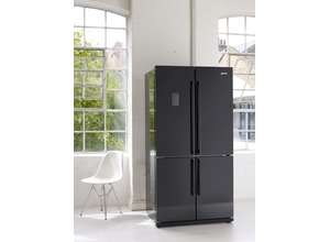 Четырехдверные холодильники Smeg — теперь в черном и белом цвете