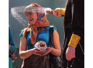 Фотокритика Розова: отпустите разноцветные шарики