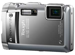 Компактный фотоаппарат Olympus TG-810 оснащена GPS-системой, электронным компасом и манометром, определяющим глубину