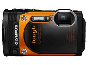 Камера Olympus Tough TG-860 для любителей активного отдыха: ультраширокоугольный объектив, возможность съемки одной рукой, удобный поворотный дисплей для съемки селфи