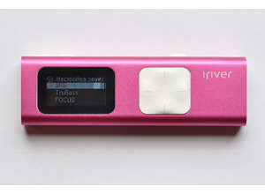 Аудиоплеер Iriver T9: льется музыка прямо из флешки...