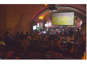 LG Cinema 3D: большой футбол пришел в ресторан и там остался