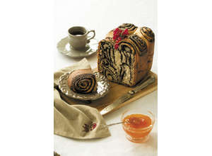 Сдобный хлеб из маковых рулетиков