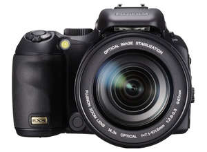 Компактный фотоаппарат Fujifilm FinePix S200EXR запросто обыграет едва ли не любую зеркалку