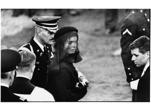 Фотограф Эллиотт Эрвитт получил награду «Значительный вклад в области фотографии» международного конкурса Sony World Photography Awards 2015