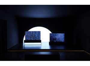 Впечатляющая инсталляция сворачивающегося OLED телевизора LG на Миланской неделе дизайна