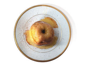 Яблоки с орехами и сухофруктами