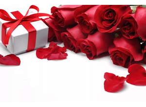 Покупая подарки любимым, не спусти деньги на мошенника: почему киберпреступники любят 8 марта