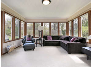 Гармоничные окна:  цветной ламинированный профиль Proplex поможет выдержать единую стилистику интерьера