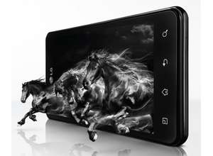 Смартфон LG Optimus 3D Max: с экрана вылетает тройка удалая...