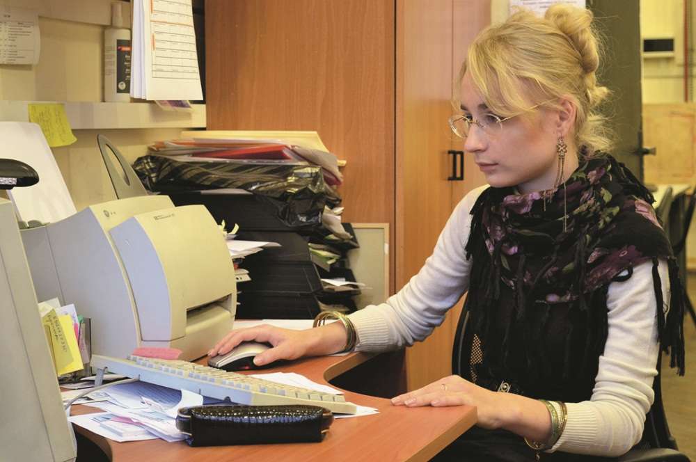 Девушка на работе