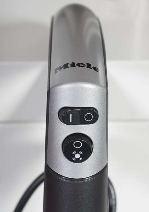 Тест вертикального пылесоса Miele S 7580Miele_S_7580_4.