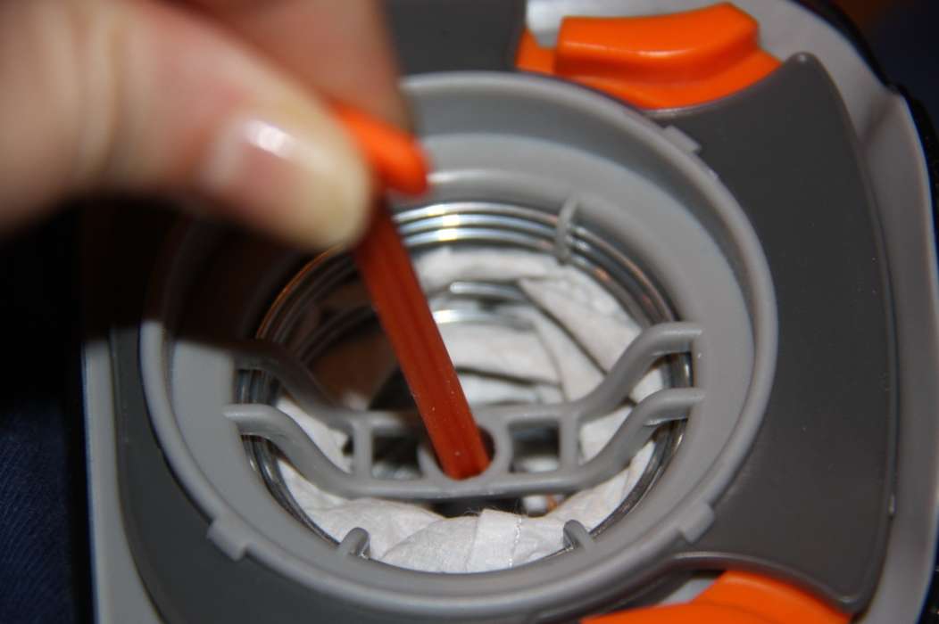 Беспроводной вертикальный пылесос «2 в 1» с отсоединяемым портативным пылесосом Electrolux Ergo Rapido Plus 2 в 1 ZB2943